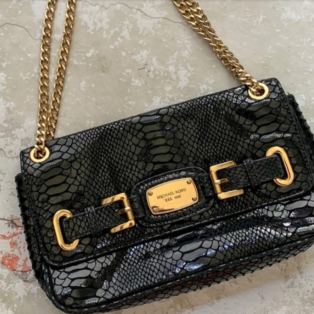 Michael Kors Black Hamilton Leather Shoulder Bag. - Picture 10 of 12